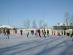 Каток в городе . Каток в городе .