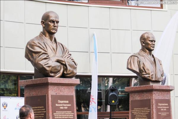 Новый памятник александровцу Ощепкову В.С. Новый памятник александровцу Ощепкову В.С.